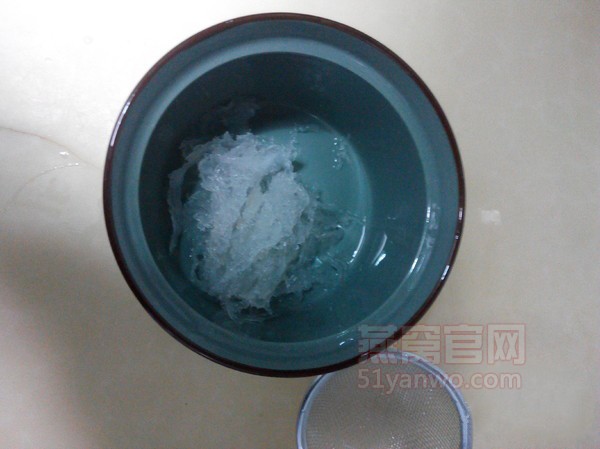 冰糖大枣燕窝的家常做法