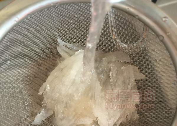冰糖雪梨炖燕窝怎么做