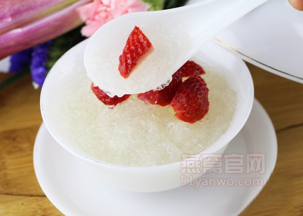草莓炖燕窝家常做法