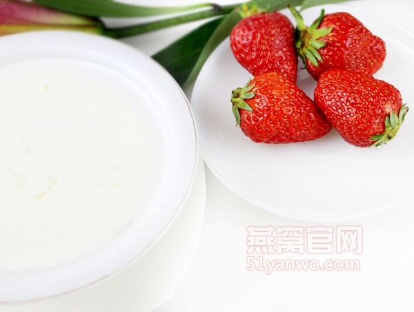 草莓炖燕窝做法大全
