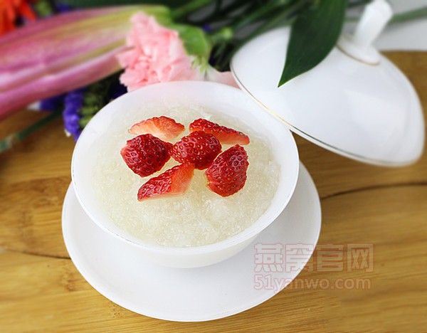 草莓炖燕窝怎么做