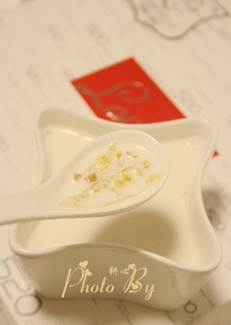 椰汁炖燕窝的家常做法 椰汁炖燕窝的做法 椰汁炖燕窝怎么做