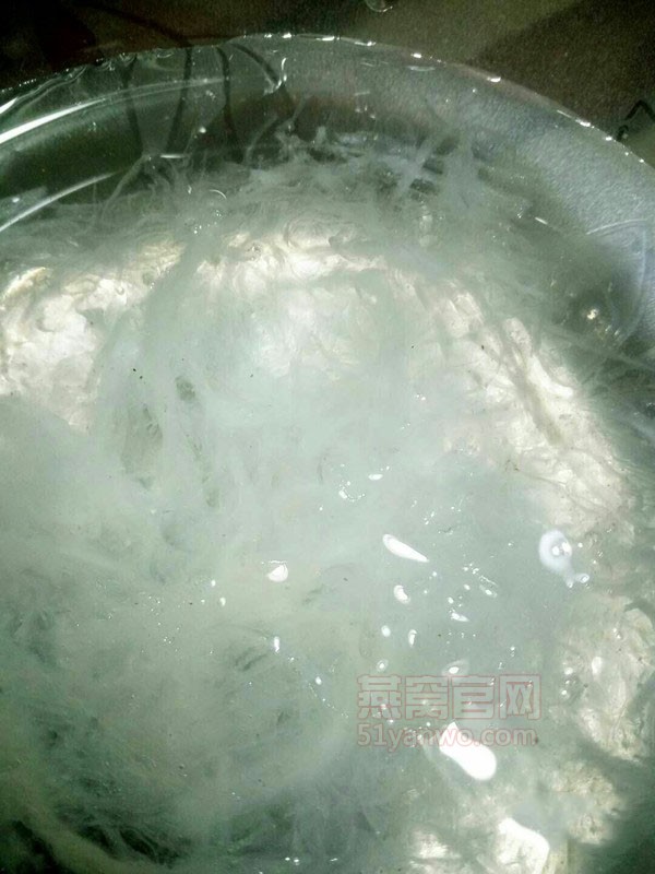 天然雪梨炖燕窝的烹饪方法