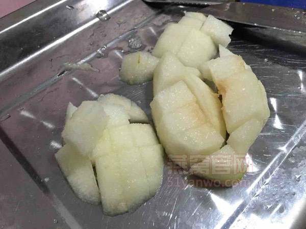 雪梨莲子燕窝的做法
