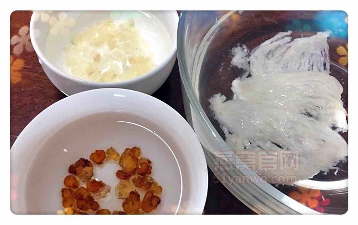 燕窝+桃胶皂角米炖银耳汤烹饪技巧