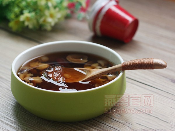 桂圆红枣炖燕窝的做法