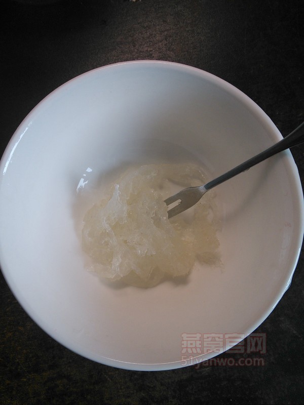 蔓越莓牛奶炖燕窝的家常做法