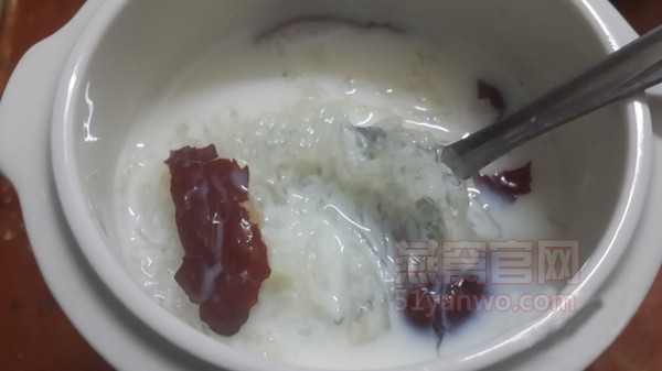 牛奶炖燕窝怎么做