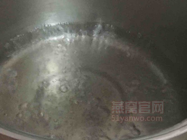 泰国小菠萝鲜奶燕窝怎么做