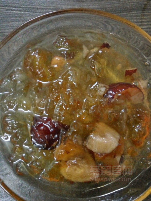 桃胶红枣炖燕窝家常做法