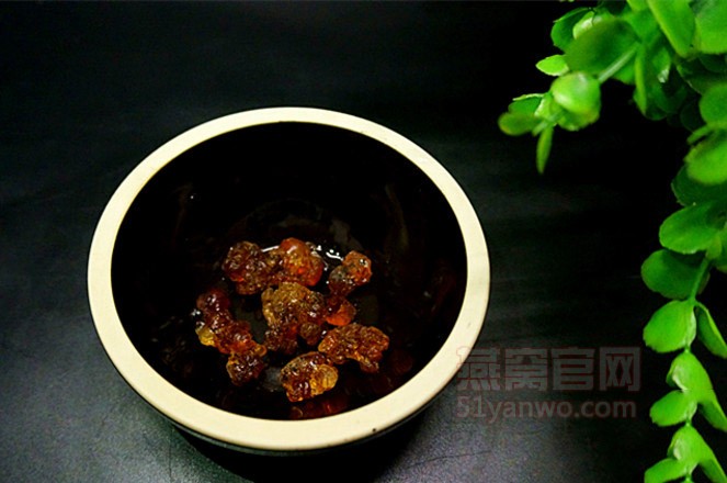 桃胶皂角米银耳汤-----平民的