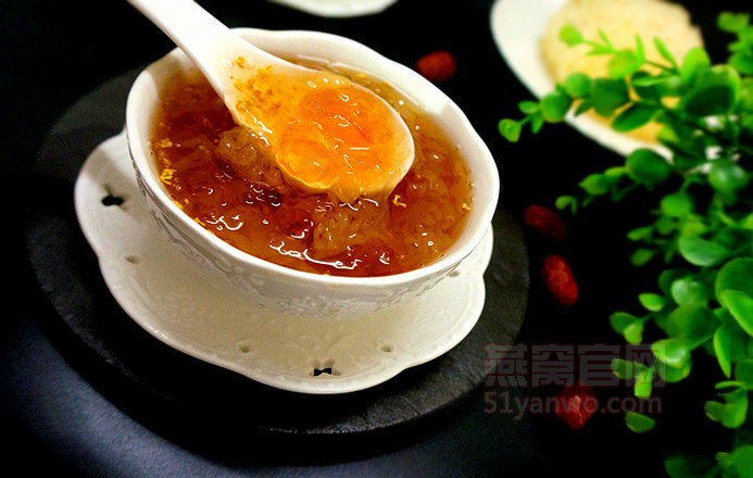 桃胶皂角米银耳汤-----平民的