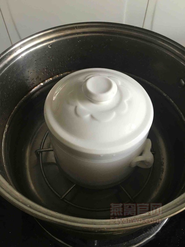 雪梨川贝燕窝汤的家常做法