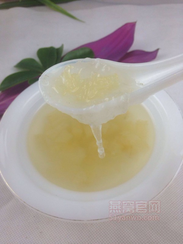 雪梨雪耳炖燕窝的家常做法