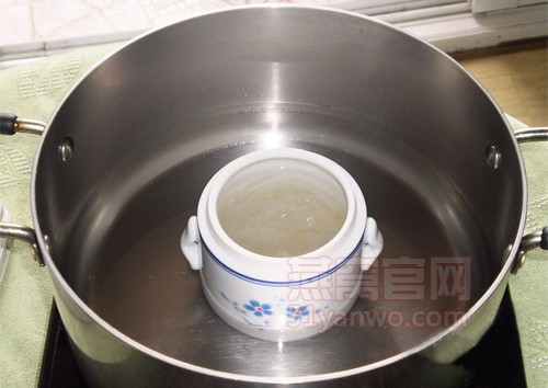 养颜红枣燕窝的制作方法