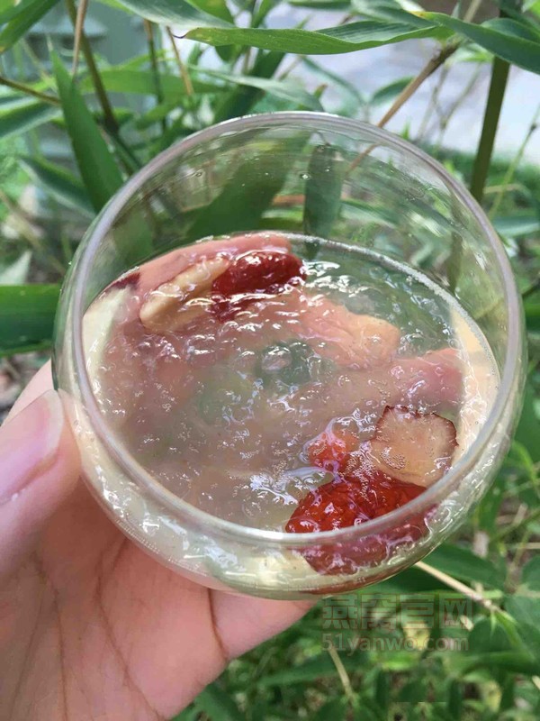 燕窝红枣枸杞的家常做法