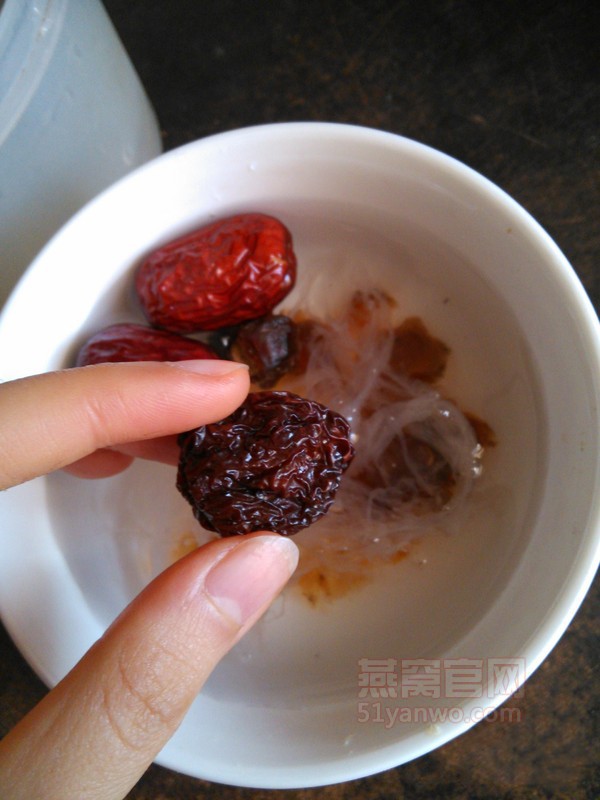燕窝桃胶滋补汤的菜谱