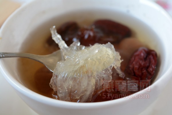 燕窝桃胶滋补汤怎么做