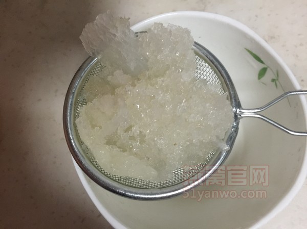 燕窝桃胶炖的做法