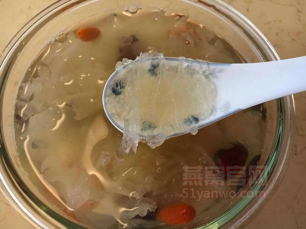 银耳燕窝莲子羹的做法