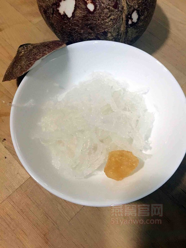 如何做原只椰子炖燕窝