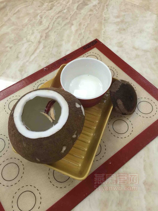 原只椰子炖燕窝的制作方法